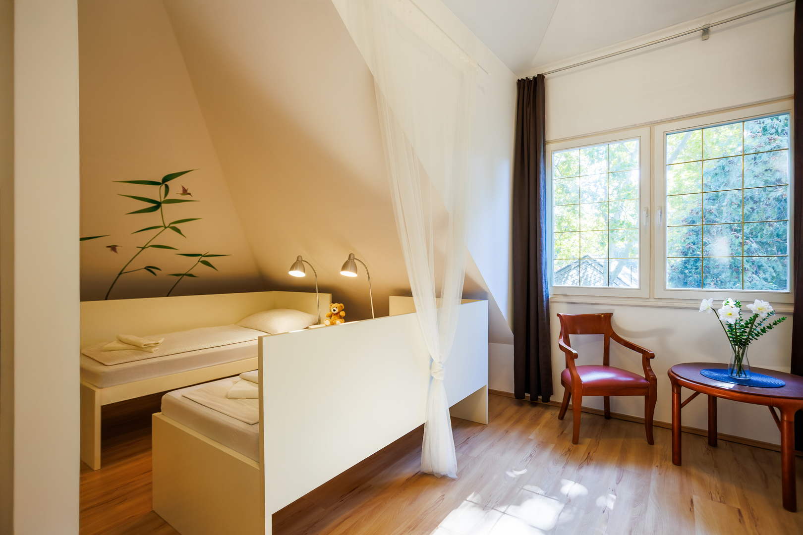 kilátás az udvarra